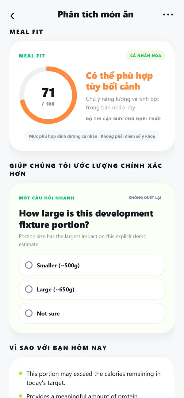Màn hình Phân tích món ăn với thẻ Meal Fit 71 trên 100 và một câu hỏi nhanh về khẩu phần bên dưới